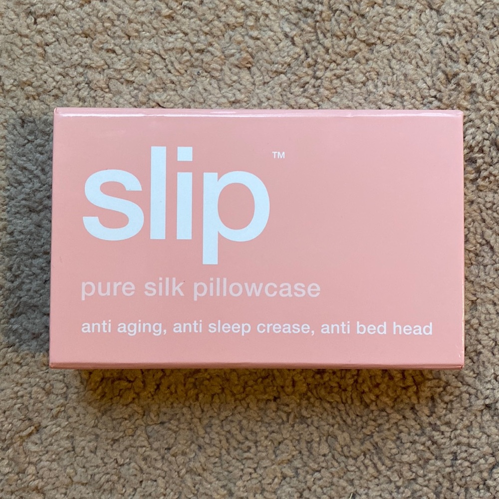 UNOPENED Slip silk pillow case